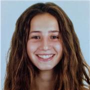 Profesora de primaria para todas las asignaturas y de ESO para las científicas.